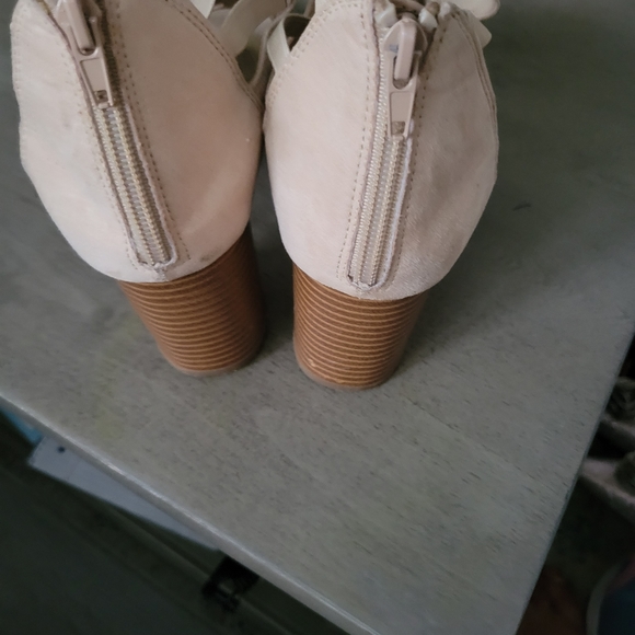 Shoes - Picture 3 of 3